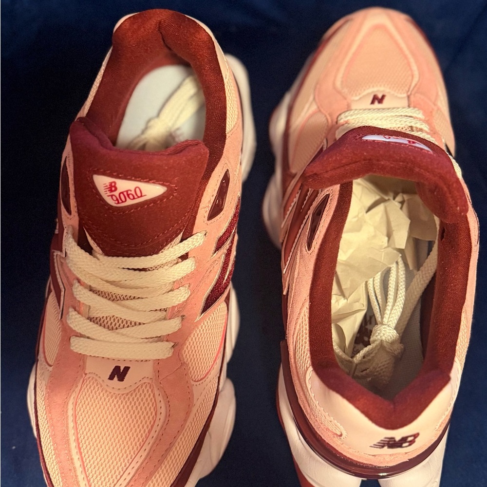 New Balance valentine sneakers - Picture 2 of 3
